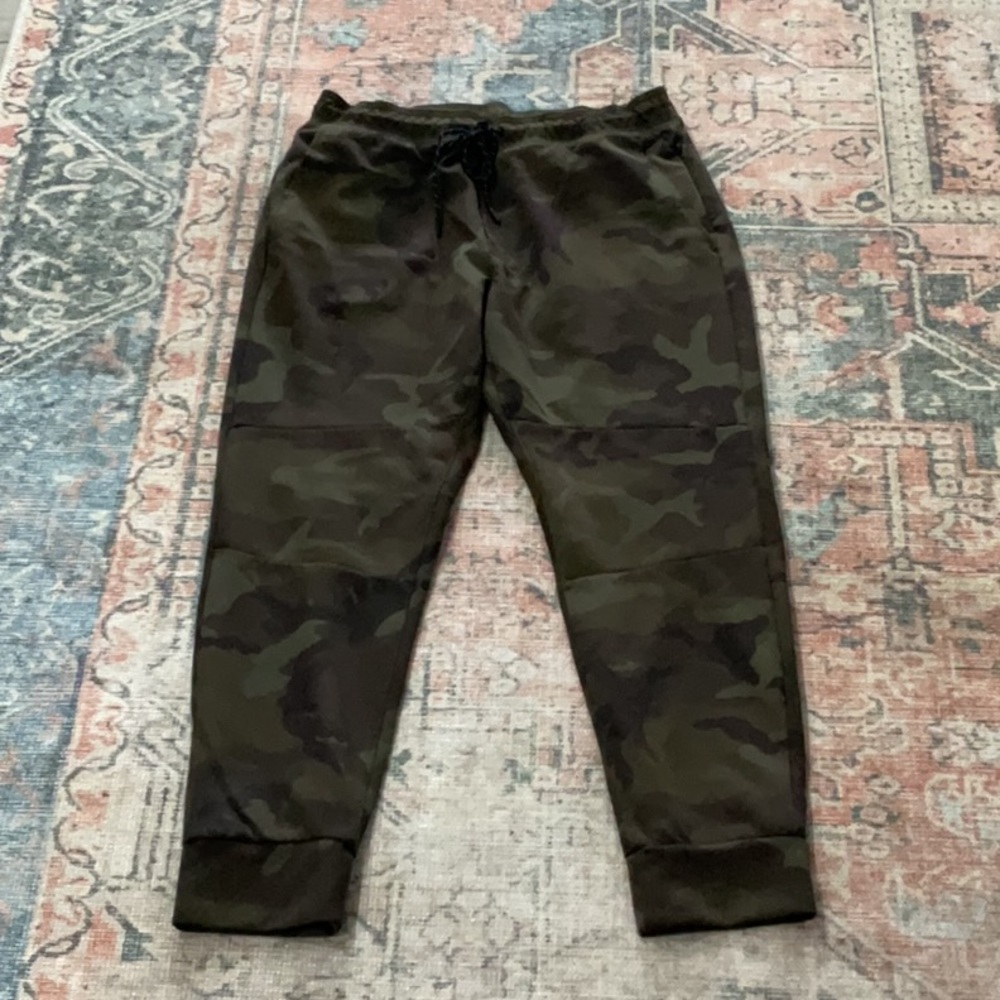 American Eagle joggers